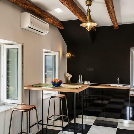 Apartment Smile Lux With View Split Bagian luar foto