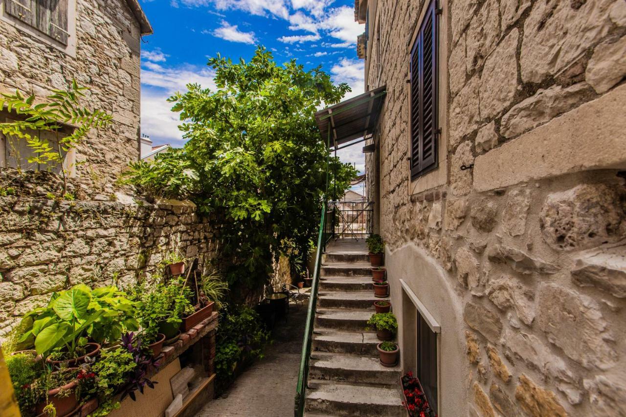 Apartment Smile Lux With View Split Bagian luar foto